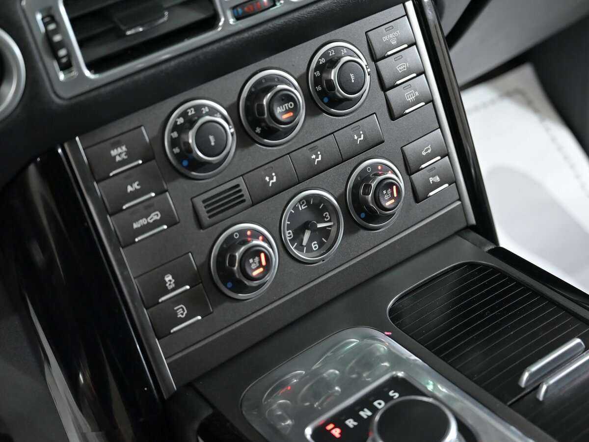 Land Rover Range Rover с пробегом — 2011 год. Фото: #17