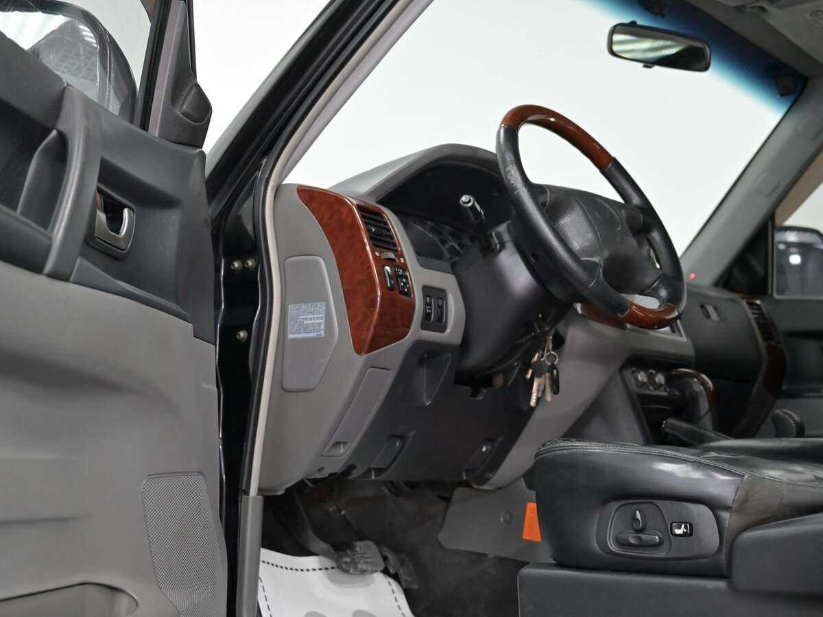 Mitsubishi Pajero с пробегом — 2005 год. Фото: #8