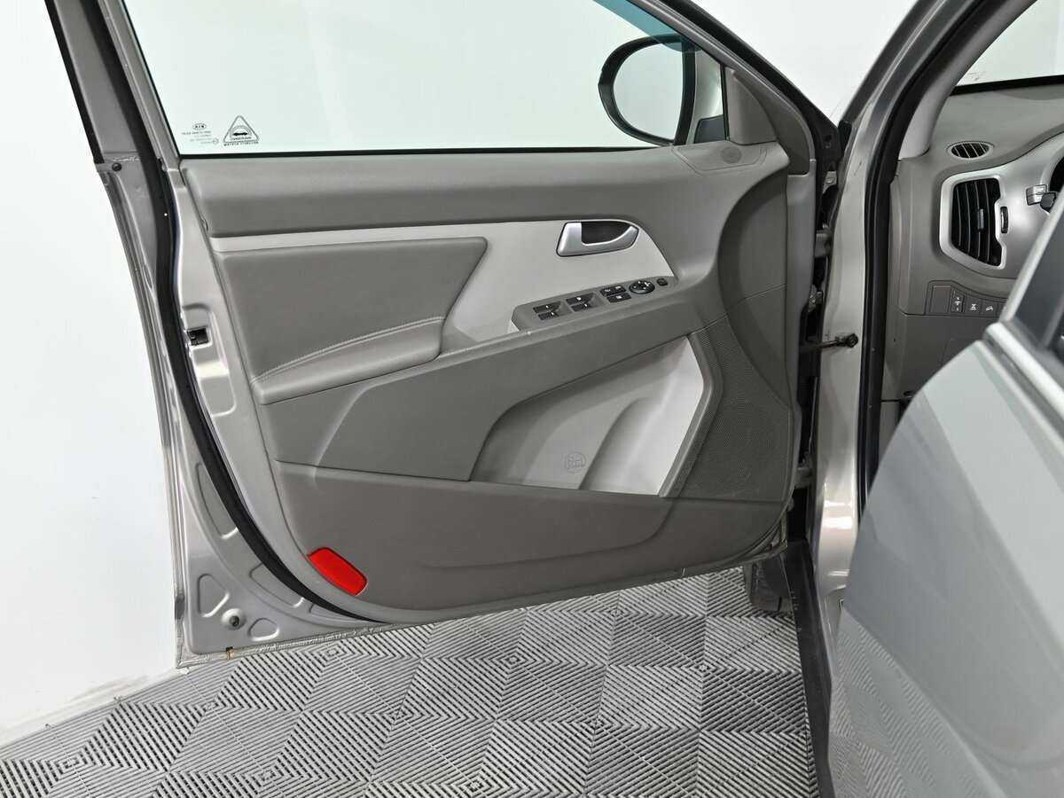 Kia Sportage с пробегом — 2011 год. Фото: #4