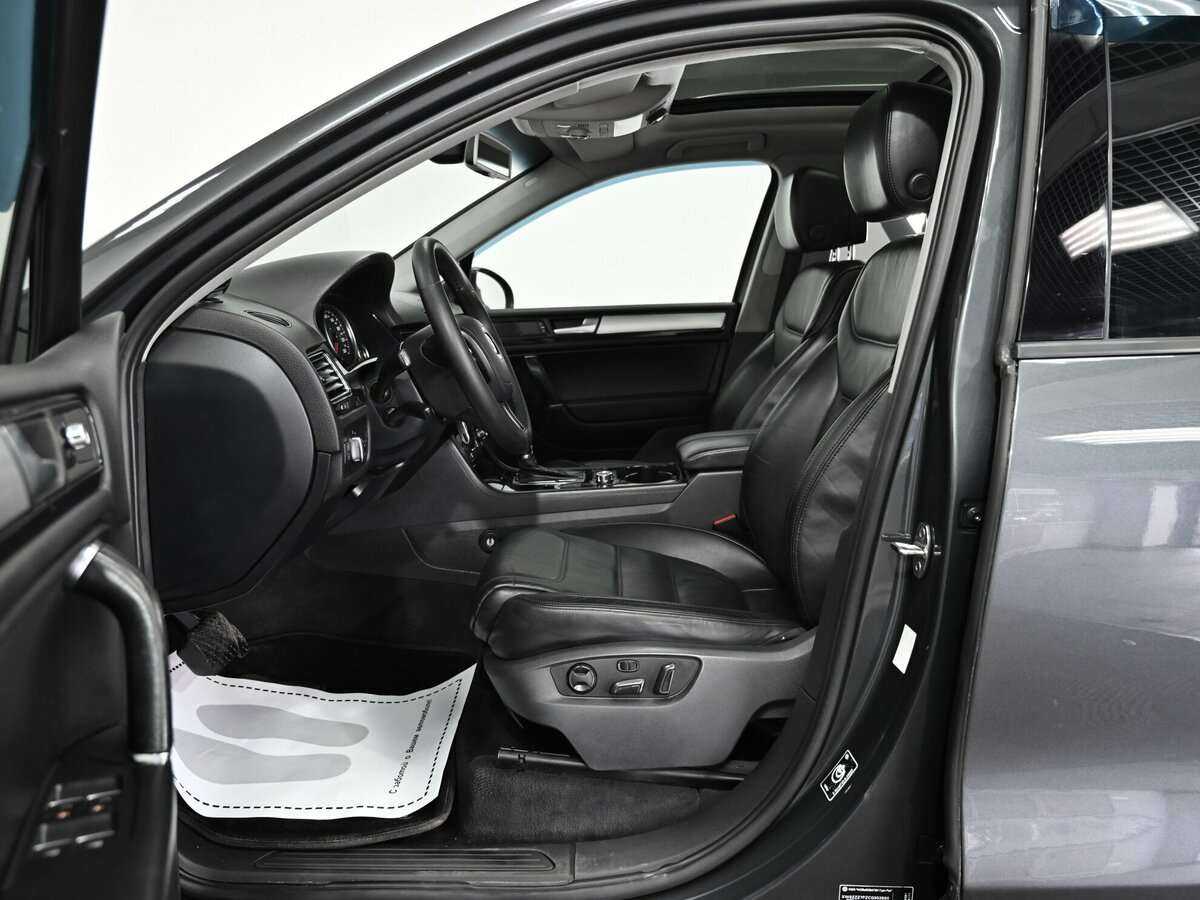 Volkswagen Touareg с пробегом — 2011 год. Фото: #7