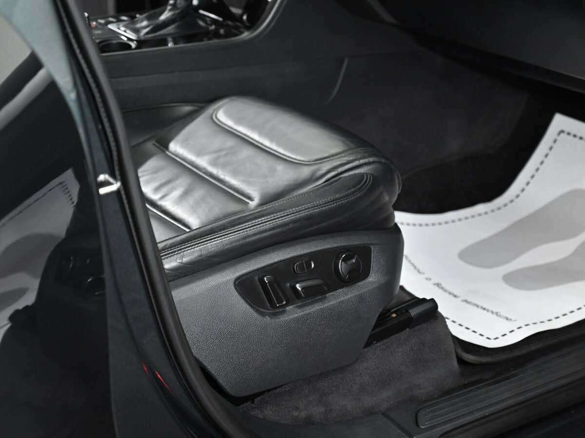 Volkswagen Touareg с пробегом — 2011 год. Фото: #13