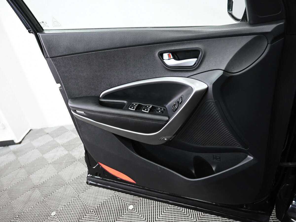 Hyundai Santa Fe с пробегом — 2016 год. Фото: #9