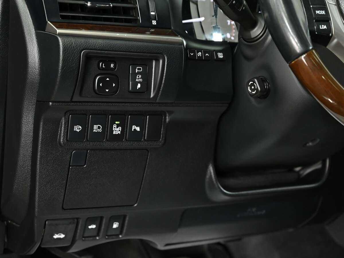 Lexus ES с пробегом — 2013 год. Фото: #9