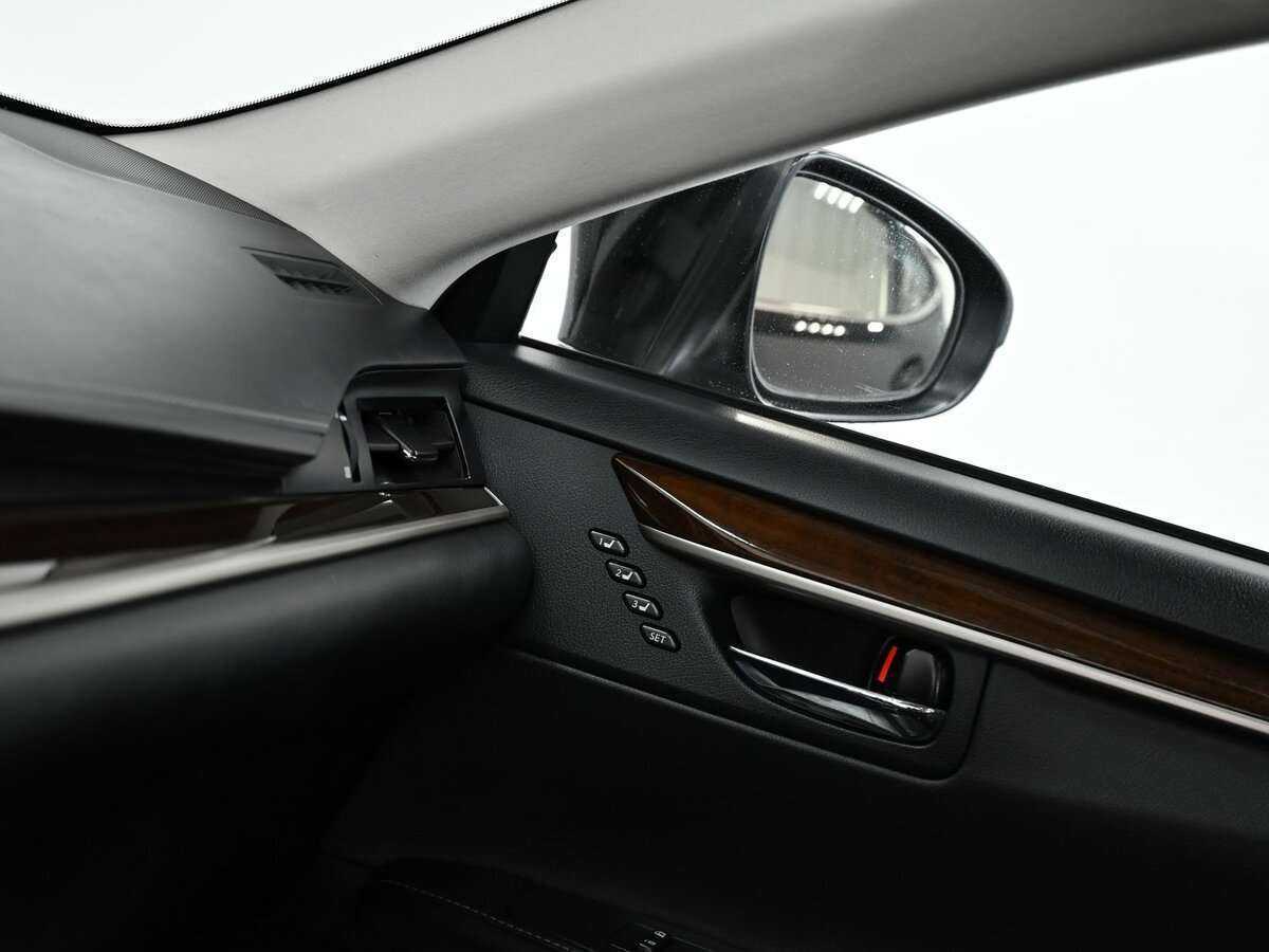 Lexus ES с пробегом — 2013 год. Фото: #14