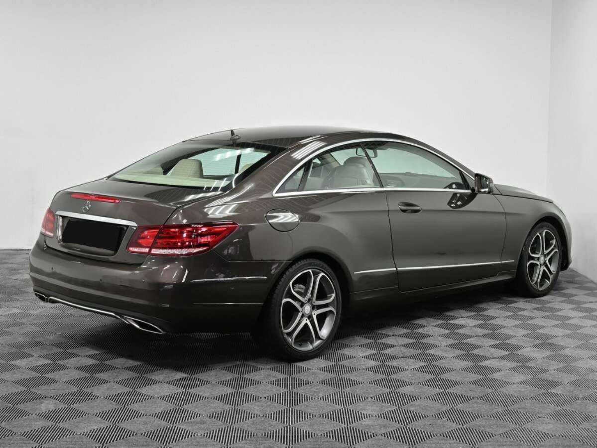 Mercedes-Benz E-Класс с пробегом — 2014 год. Фото: #1