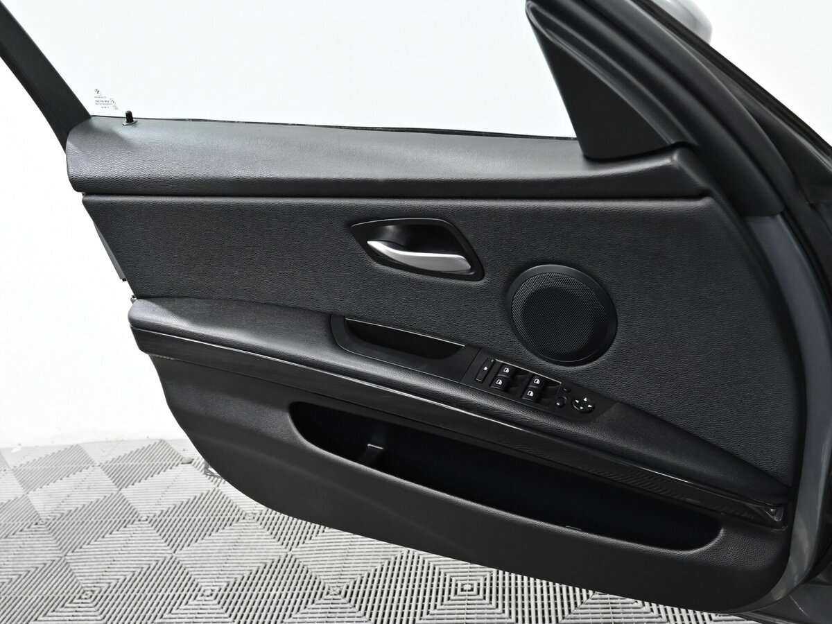 BMW 3 серии с пробегом — 2009 год. Фото: #9