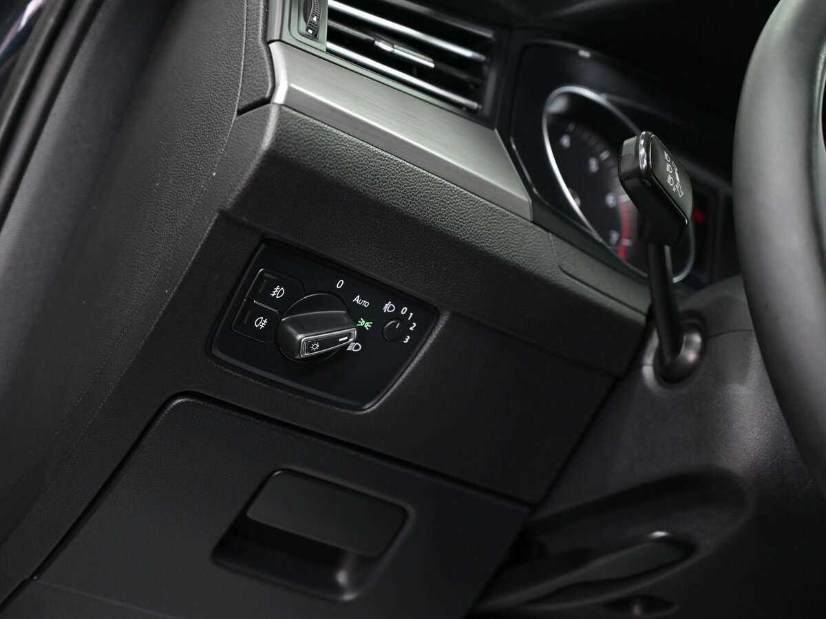 Volkswagen Passat с пробегом — 2016 год. Фото: #7