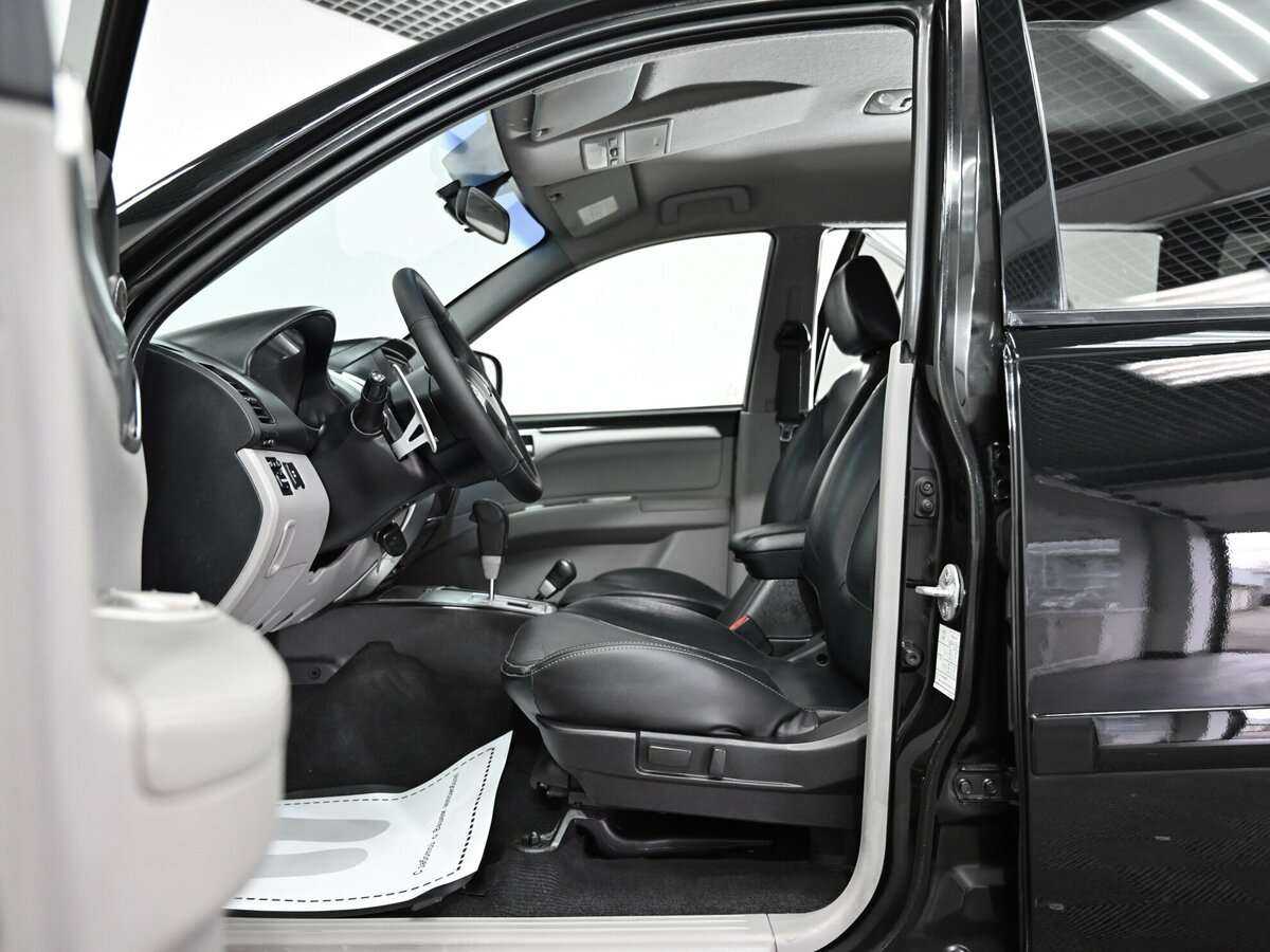 Mitsubishi Pajero Sport с пробегом — 2010 год. Фото: #7