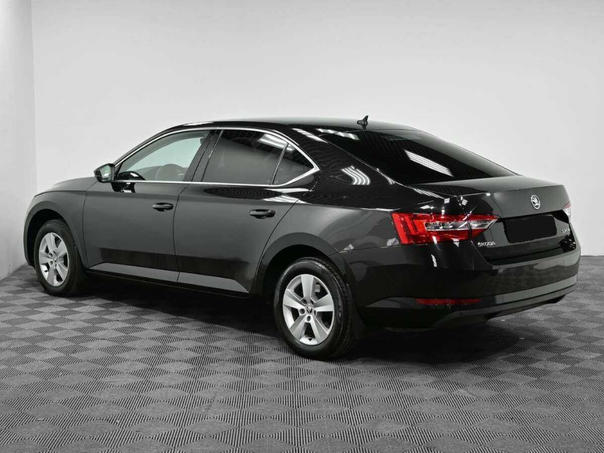 Skoda Superb с пробегом — 2016 год. Фото: #3