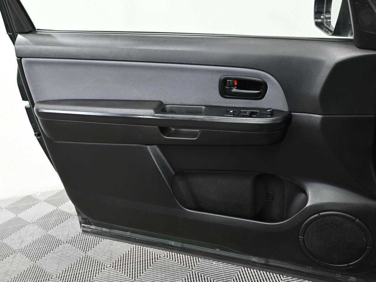 Suzuki Grand Vitara с пробегом — 2007 год. Фото: #6