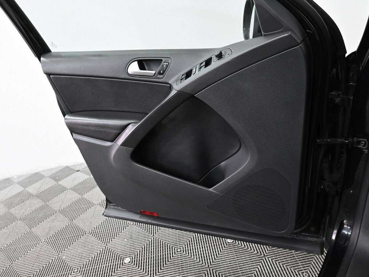 Volkswagen Tiguan с пробегом — 2010 год. Фото: #6