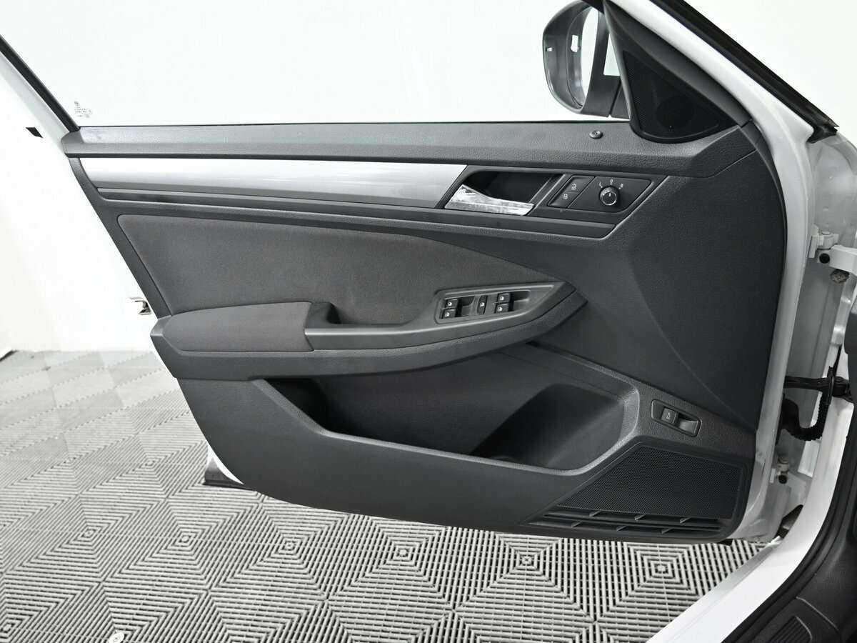 Volkswagen Bora с пробегом — 2022 год. Фото: #12