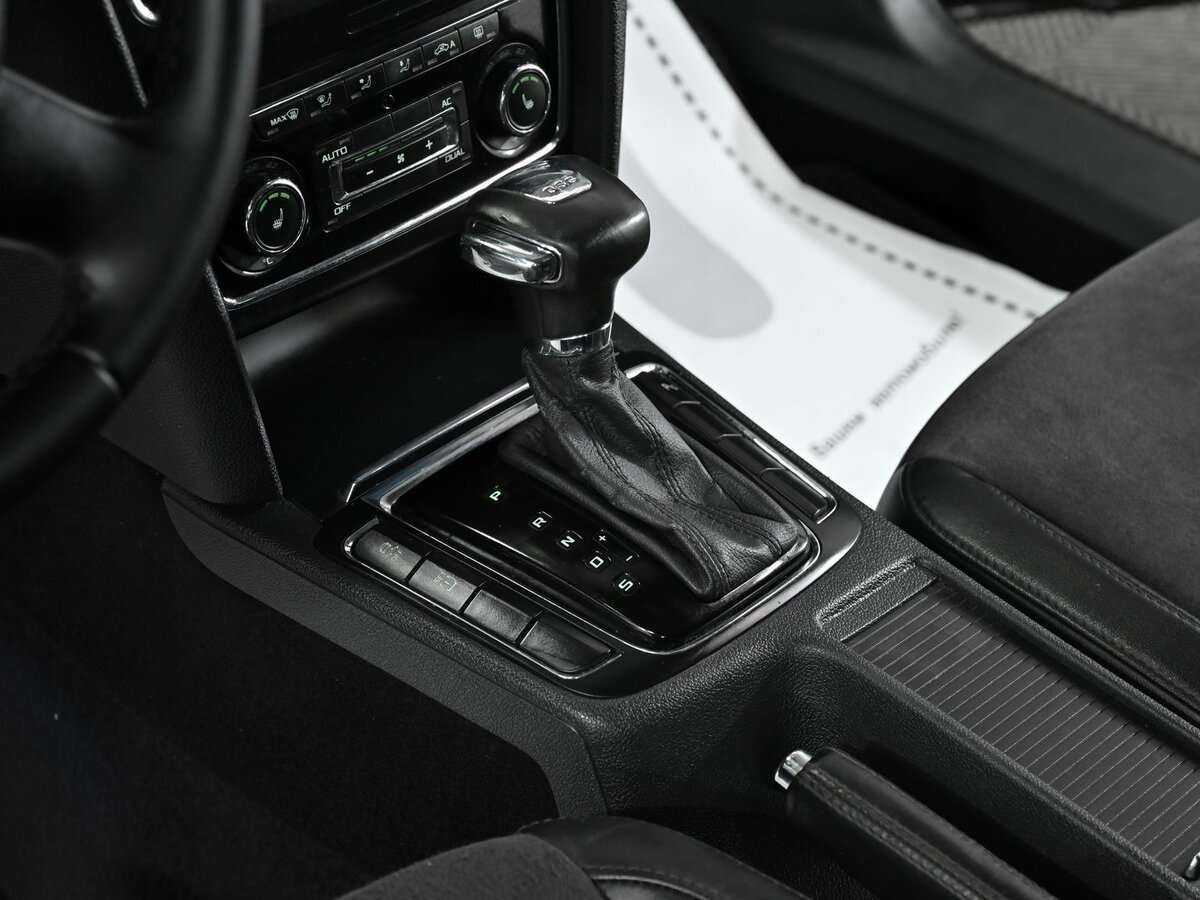 Skoda Superb с пробегом — 2010 год. Фото: #13