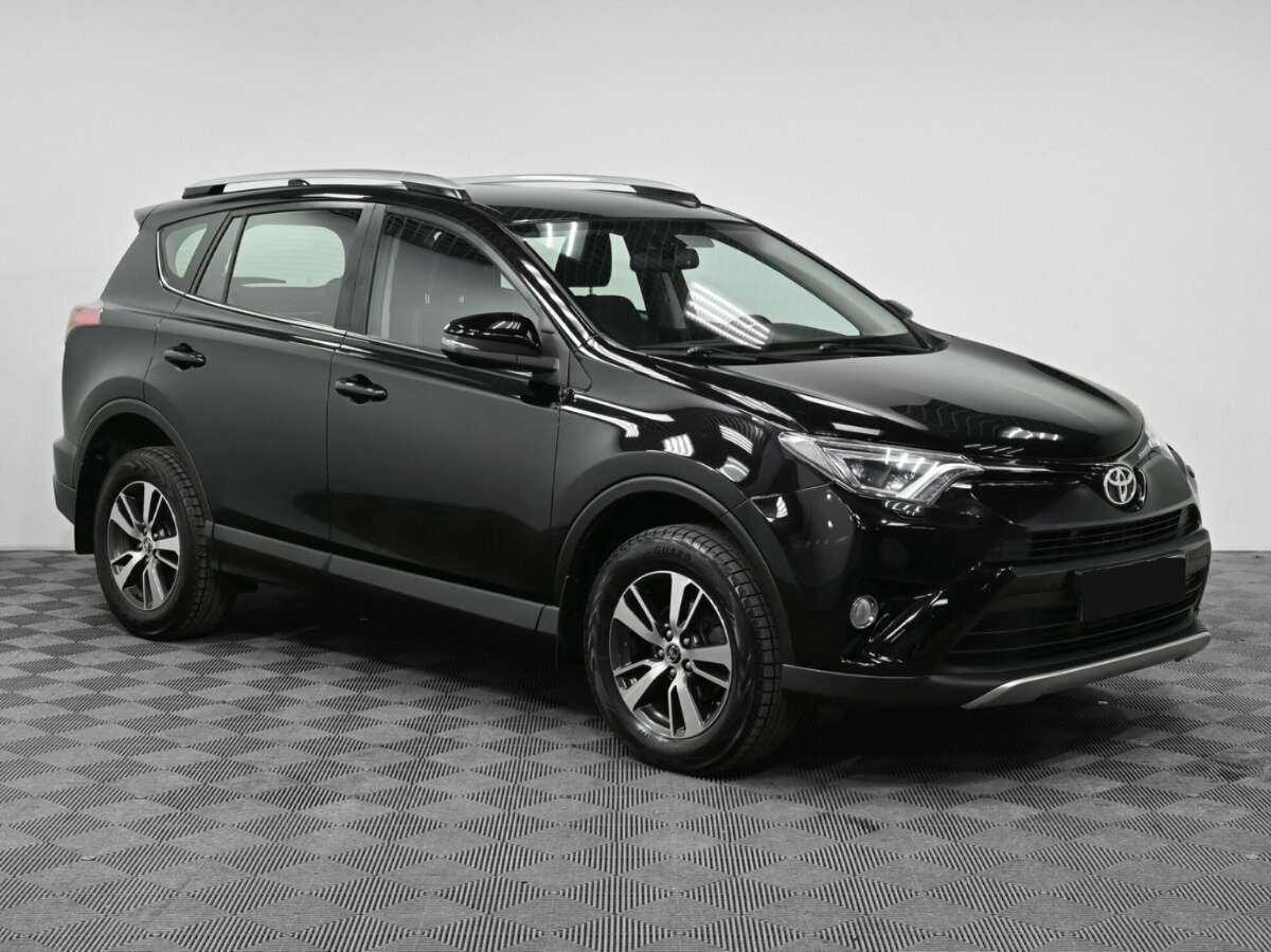 Toyota RAV4 с пробегом — 2018 год. Фото: #2