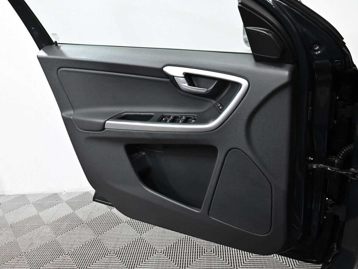 Volvo XC60 с пробегом — 2010 год. Фото: #6