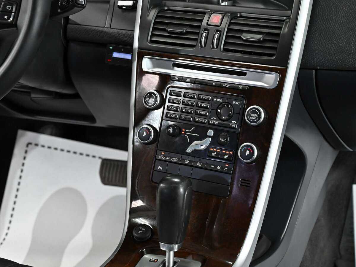 Volvo XC60 с пробегом — 2010 год. Фото: #10