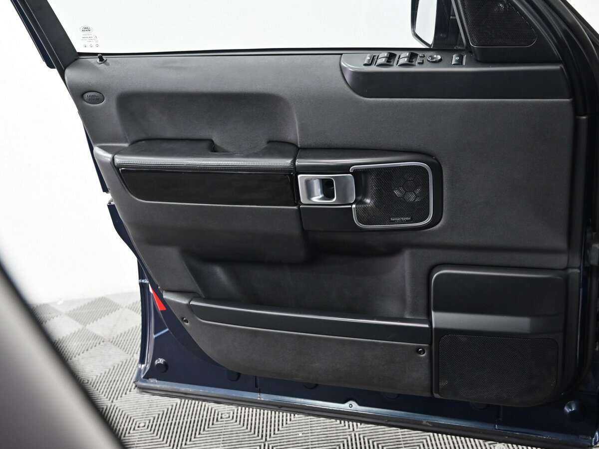 Land Rover Range Rover с пробегом — 2010 год. Фото: #10