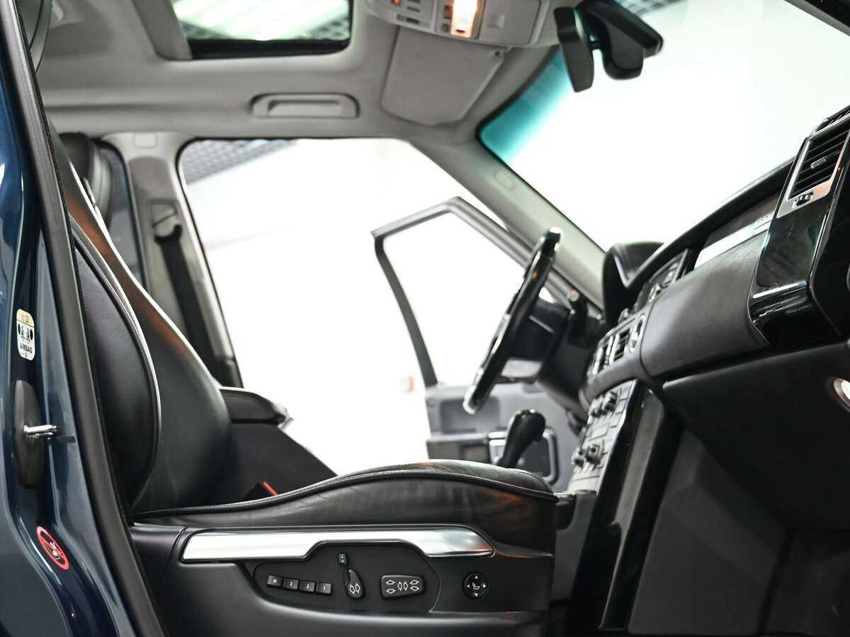 Land Rover Range Rover с пробегом — 2010 год. Фото: #16