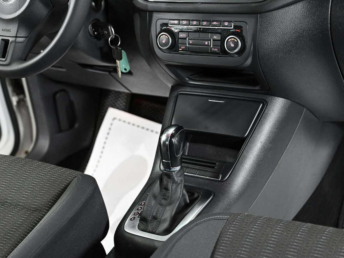 Volkswagen Tiguan с пробегом — 2011 год. Фото: #6