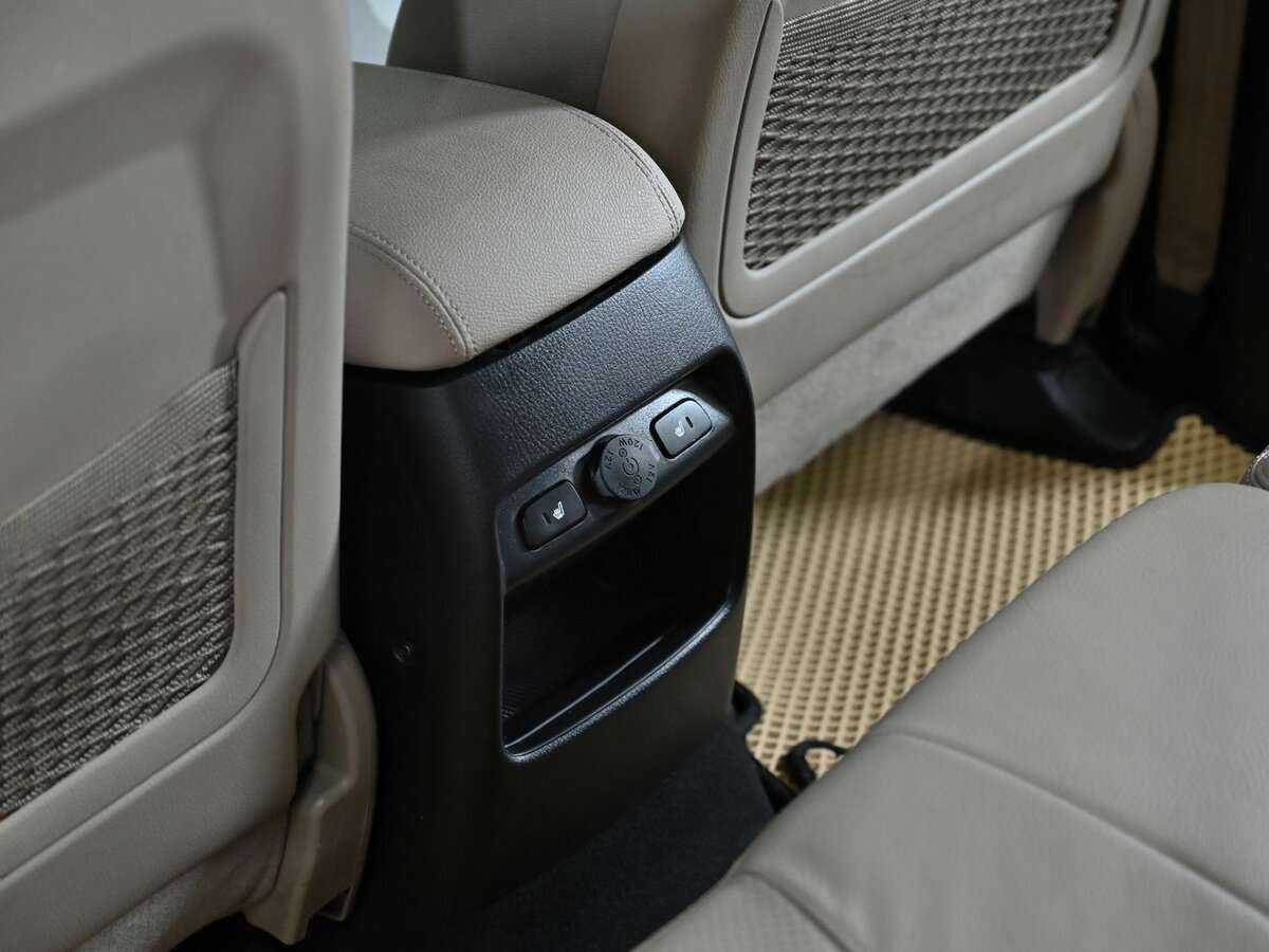 Kia Sorento с пробегом — 2013 год. Фото: #12