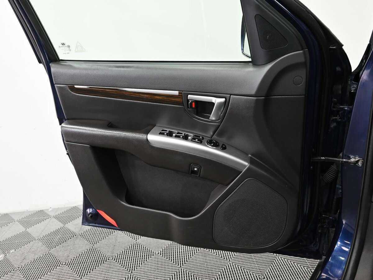 Hyundai Santa Fe с пробегом — 2010 год. Фото: #6