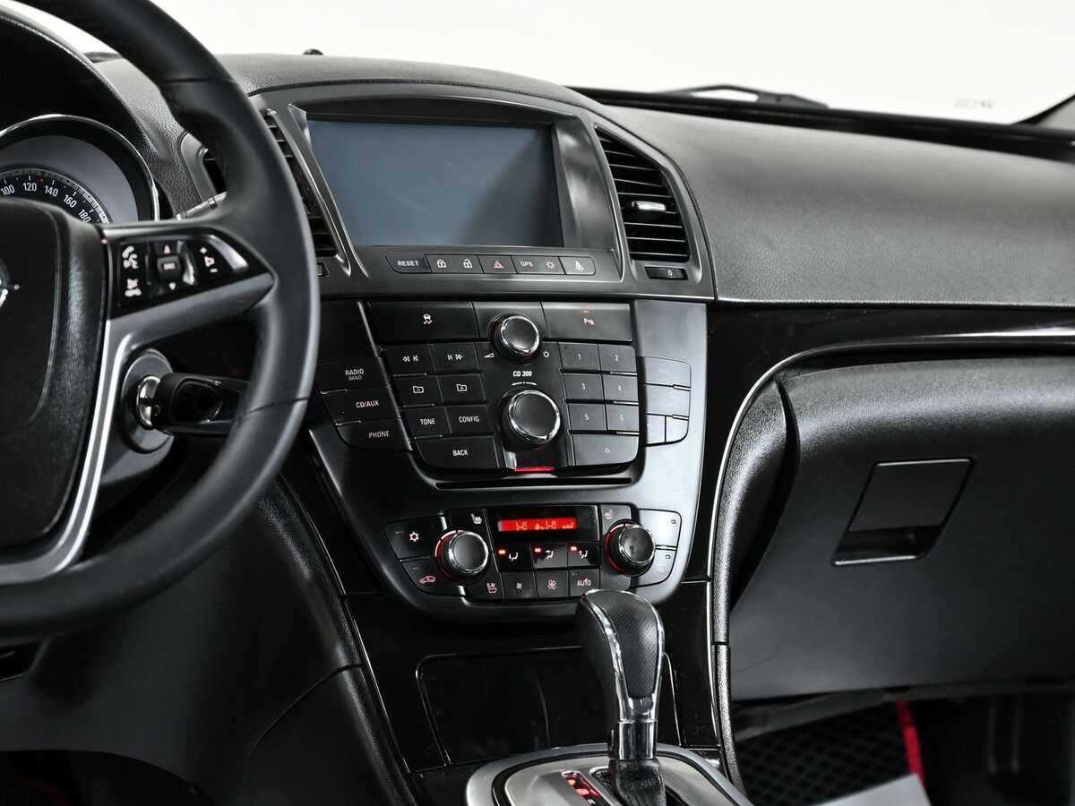 Opel Insignia с пробегом — 2011 год. Фото: #9