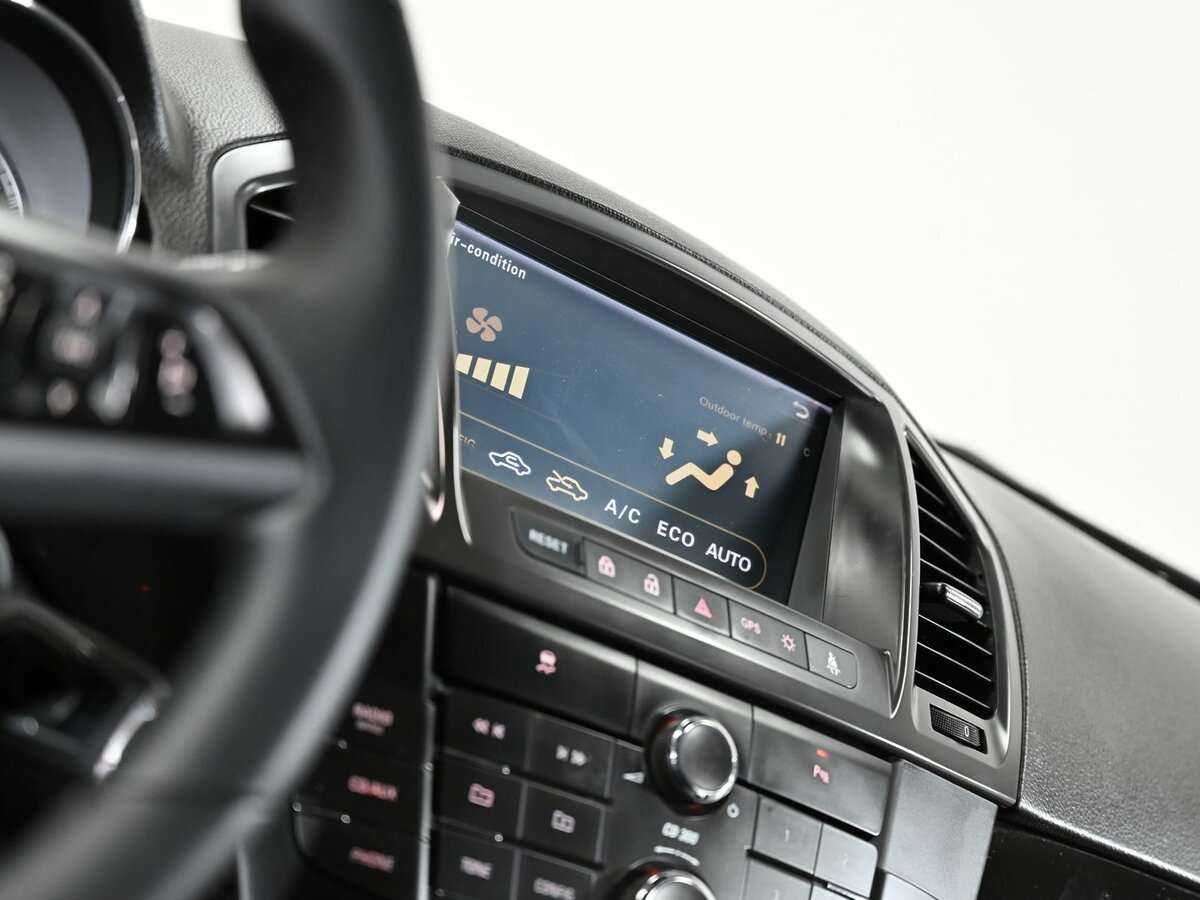 Opel Insignia с пробегом — 2011 год. Фото: #10