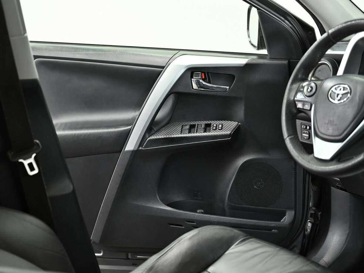 Toyota RAV4 с пробегом — 2013 год. Фото: #6