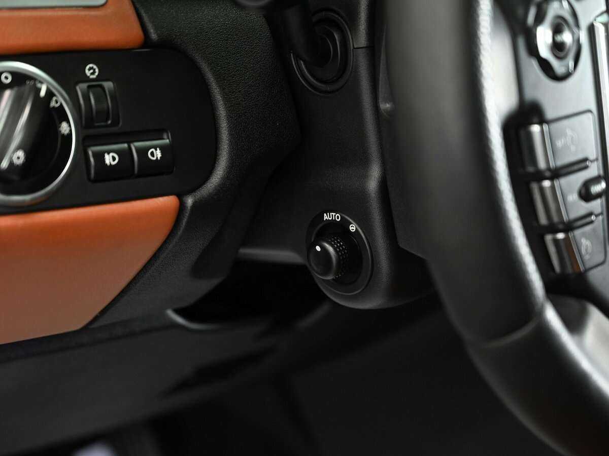 Land Rover Range Rover Sport с пробегом — 2011 год. Фото: #9