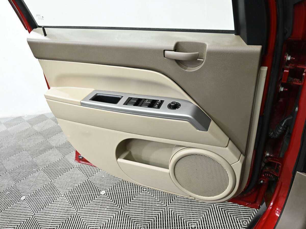 Jeep Compass с пробегом — 2006 год. Фото: #7