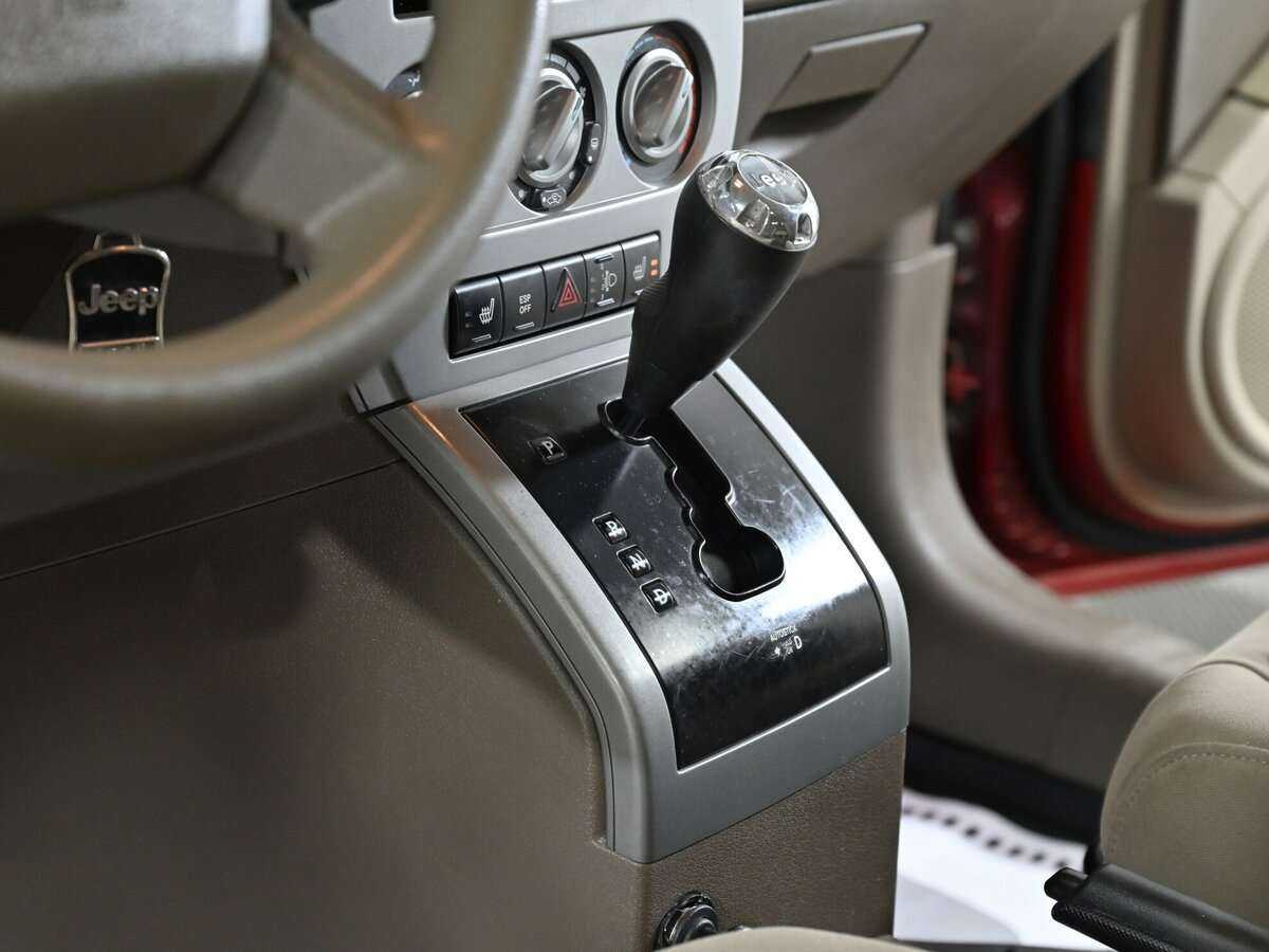 Jeep Compass с пробегом — 2006 год. Фото: #9