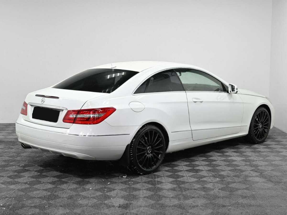 Mercedes-Benz E-Класс с пробегом — 2011 год. Фото: #1