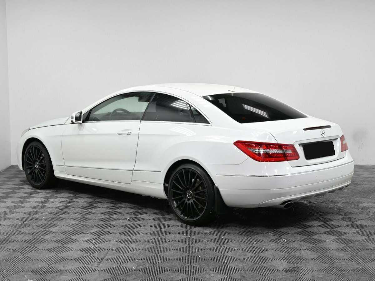 Mercedes-Benz E-Класс с пробегом — 2011 год. Фото: #3