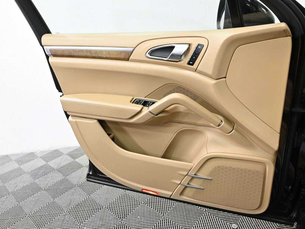 Porsche Cayenne с пробегом — 2010 год. Фото: #13