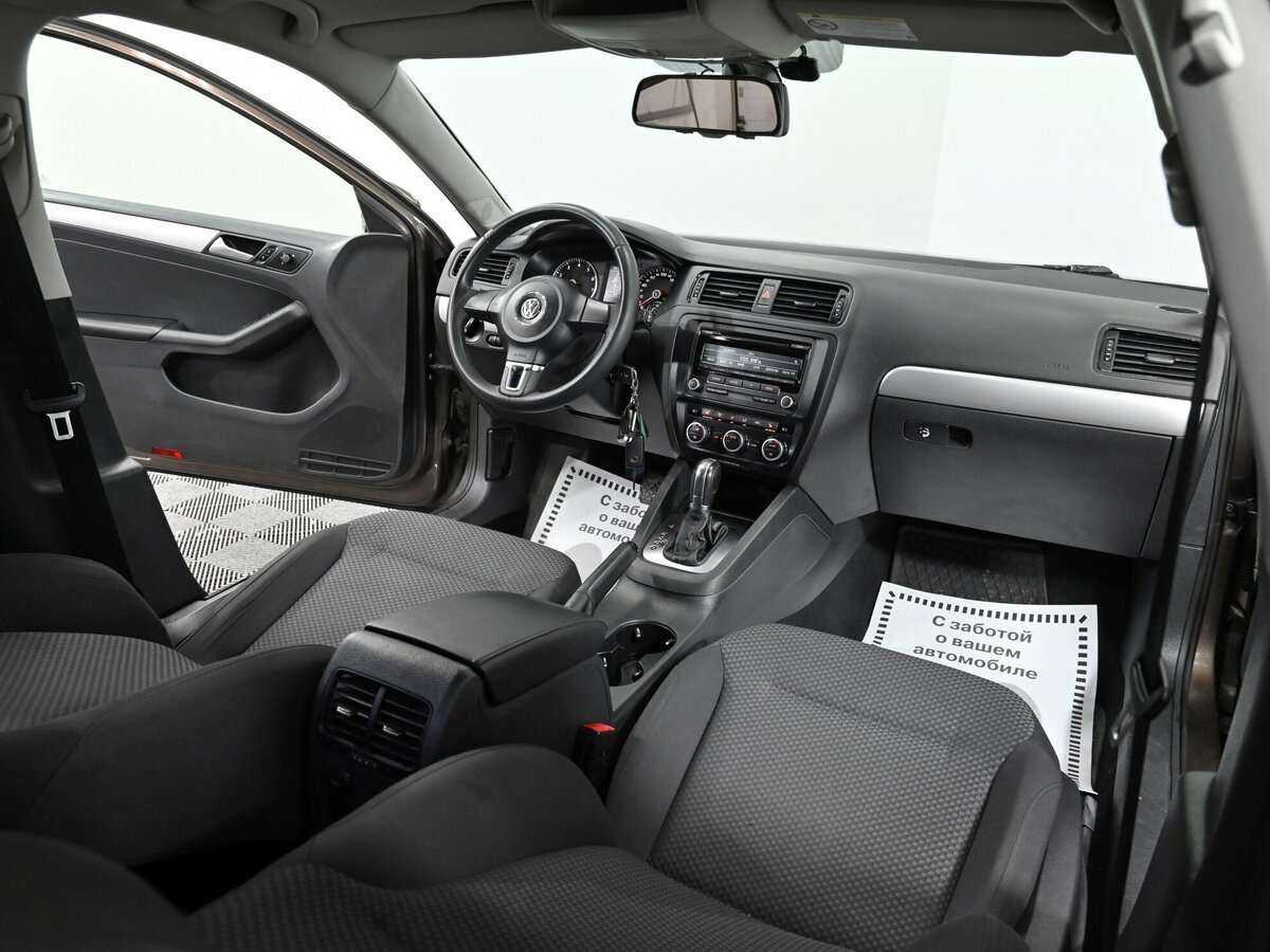 Volkswagen Jetta с пробегом — 2013 год. Фото: #7