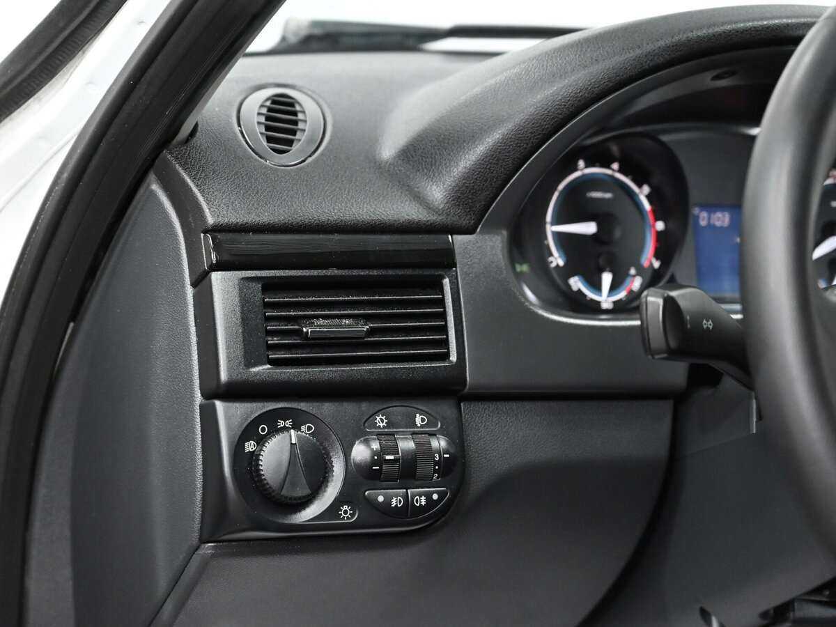 Lada (ВАЗ) Priora с пробегом — 2014 год. Фото: #7