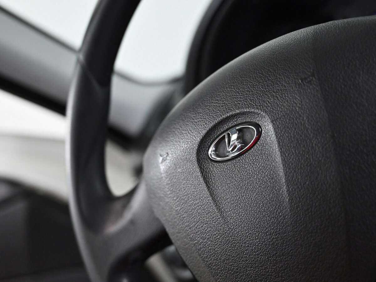 Lada (ВАЗ) Priora с пробегом — 2014 год. Фото: #8