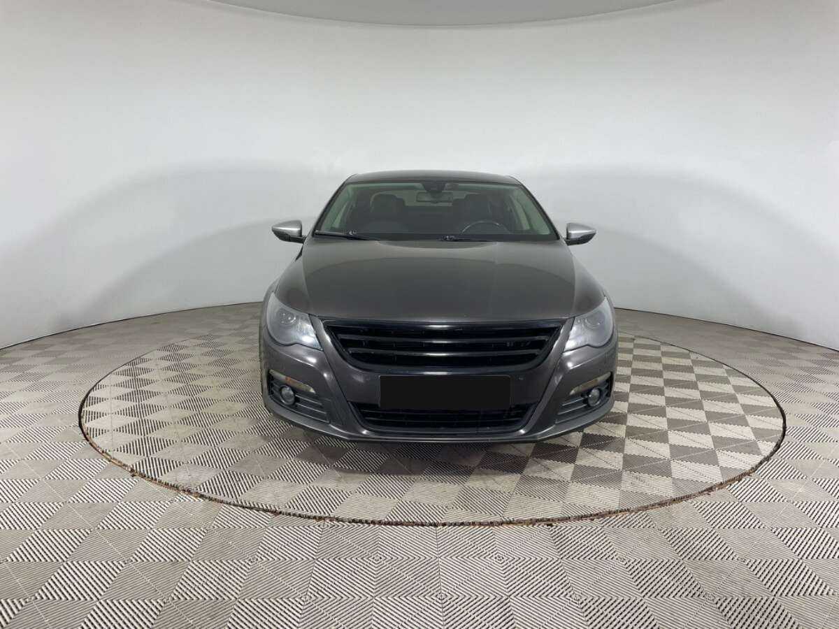 Volkswagen Passat CC с пробегом — 2011 год. Фото: #1