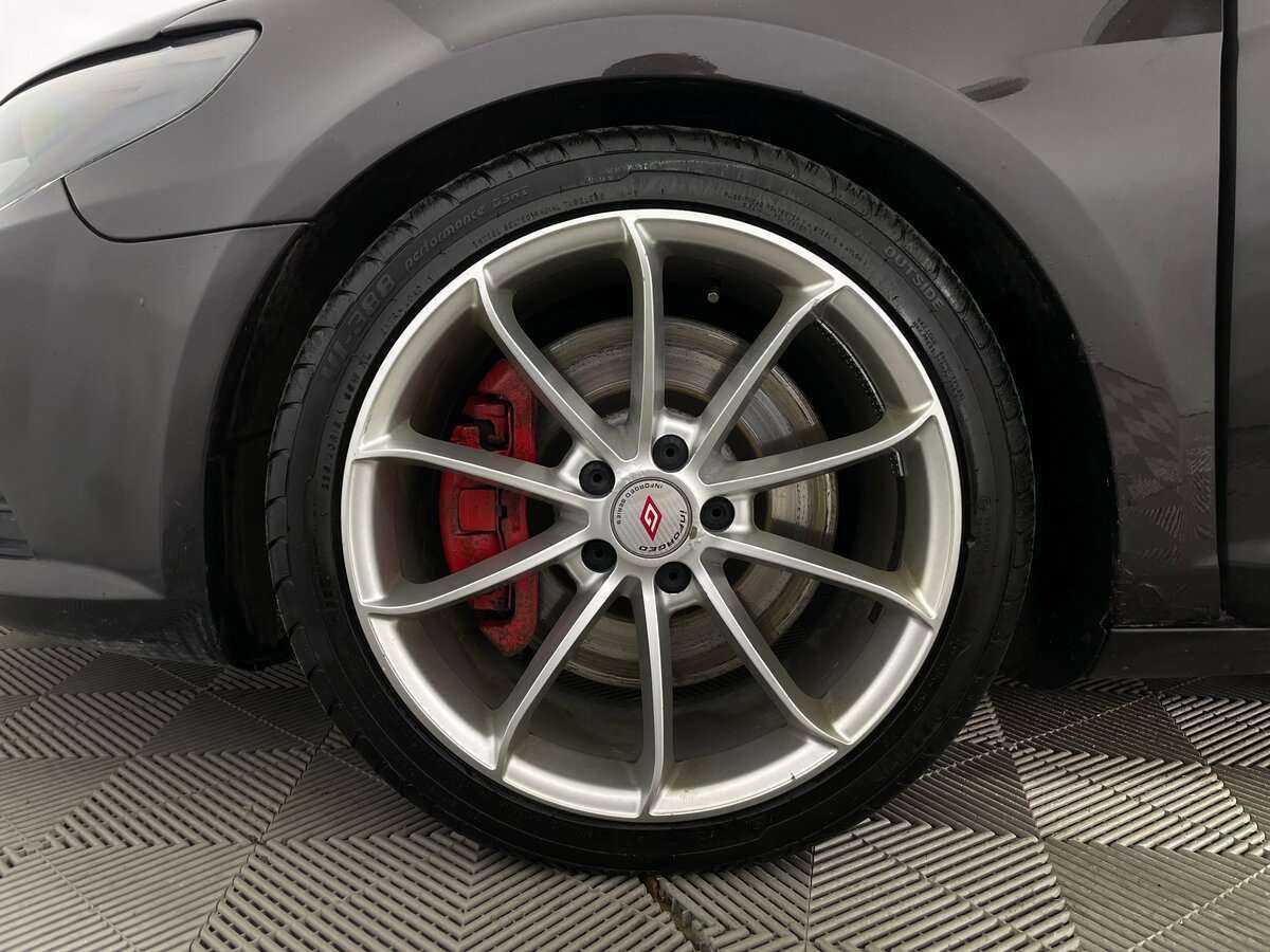 Volkswagen Passat CC с пробегом — 2011 год. Фото: #6