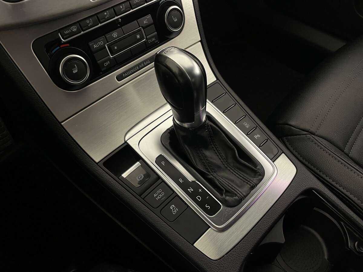 Volkswagen Passat CC с пробегом — 2011 год. Фото: #15