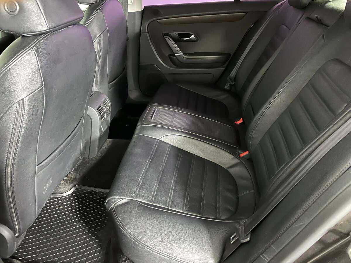 Volkswagen Passat CC с пробегом — 2011 год. Фото: #18