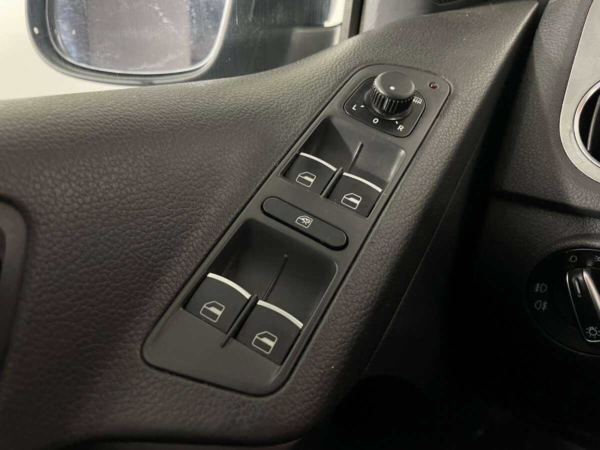 Volkswagen Tiguan с пробегом — 2010 год. Фото: #14
