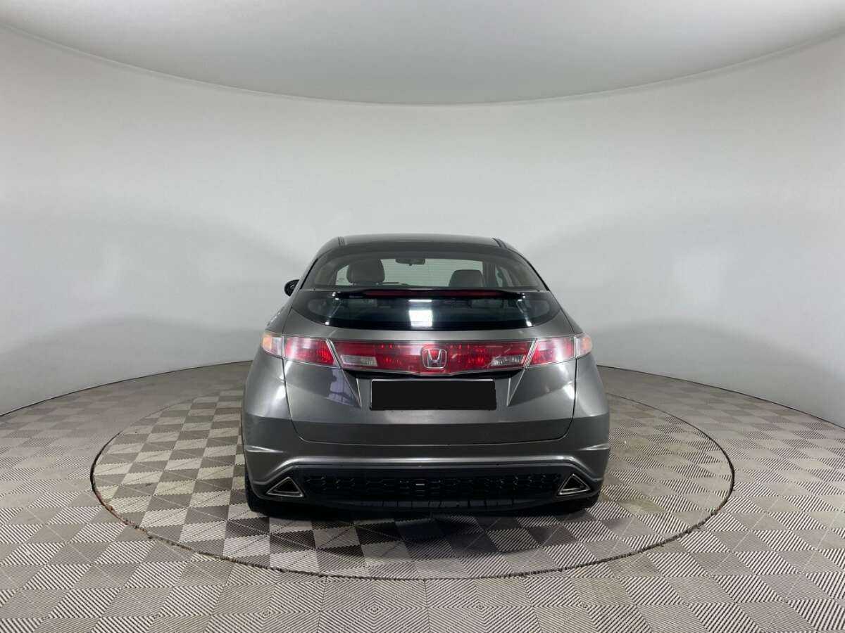 Honda Civic с пробегом — 2007 год. Фото: #5