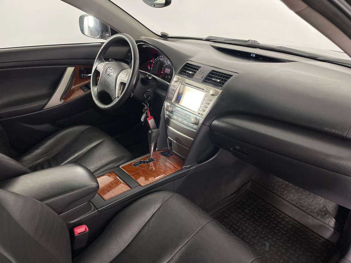Toyota Camry с пробегом — 2008 год. Фото: #7