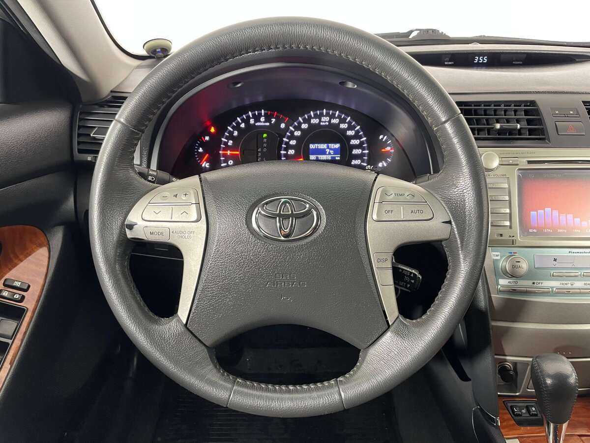 Toyota Camry с пробегом — 2008 год. Фото: #10