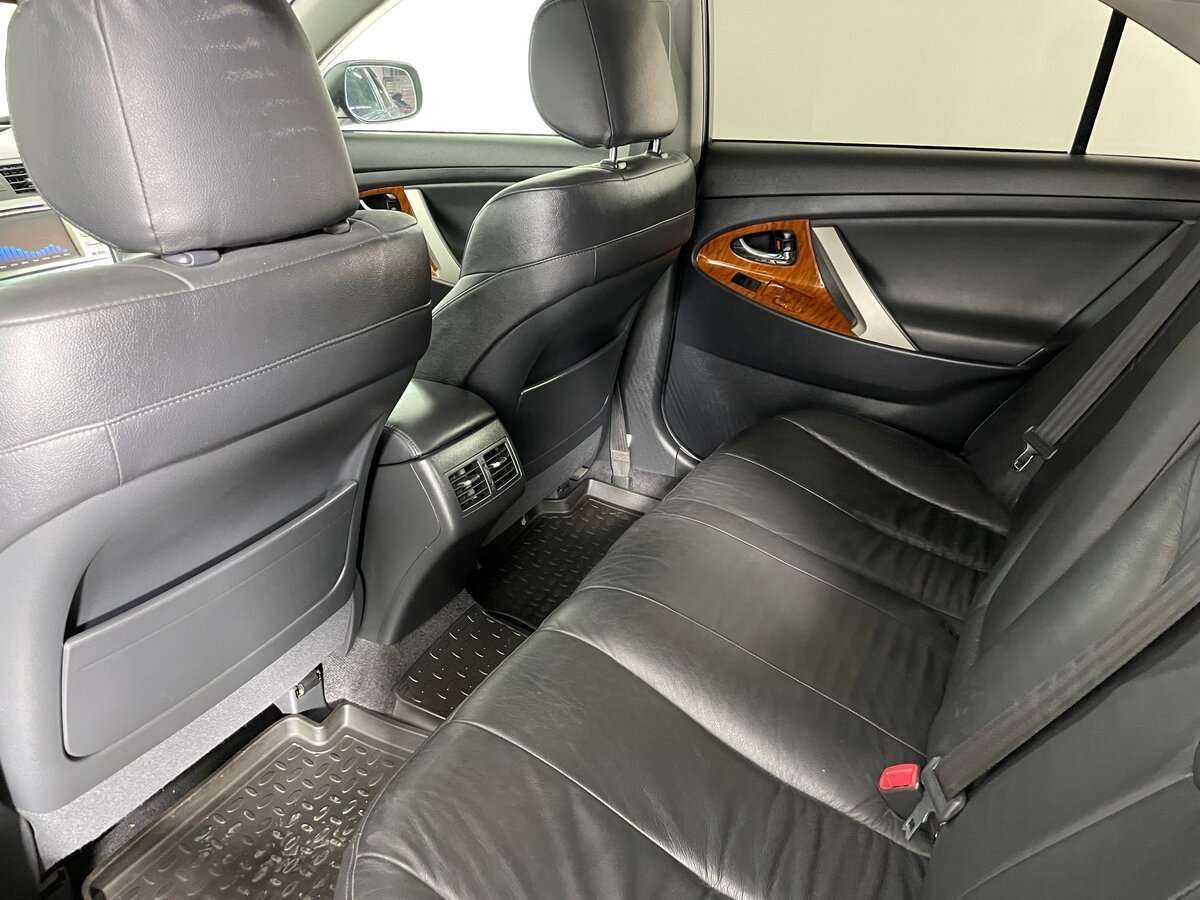 Toyota Camry с пробегом — 2008 год. Фото: #20