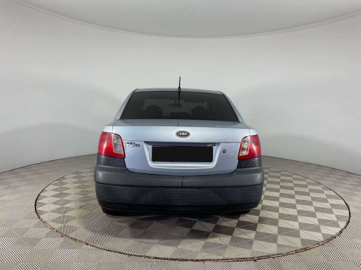 Kia Rio с пробегом — 2007 год. Фото: #4