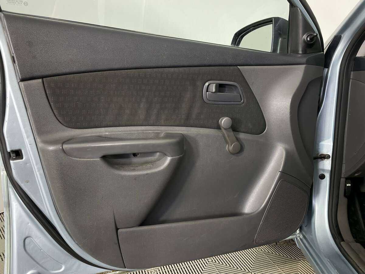 Kia Rio с пробегом — 2007 год. Фото: #15