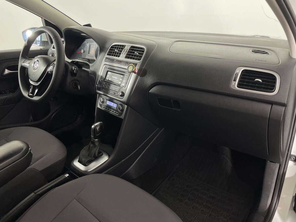 Volkswagen Polo с пробегом — 2016 год. Фото: #7