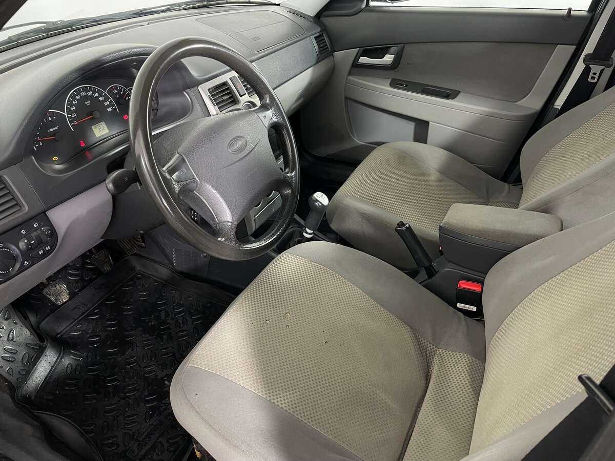 Lada (ВАЗ) Priora с пробегом — 2012 год. Фото: #7